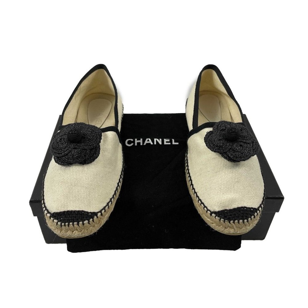 CHANEL - 10B Camellia Flower Espadrilles - Ivory, Black - 37- US 7 - Picture 12 of 13